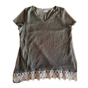 JM Collection Olive Green V-Neck Top w/Crochet Overlay & Lace Hem Womens Sz L